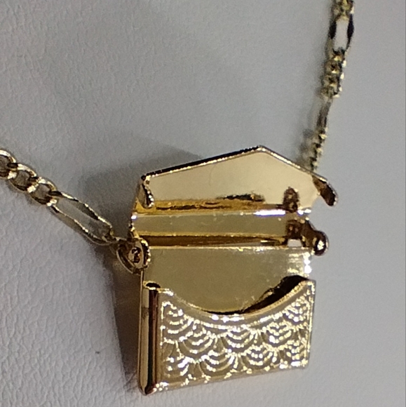Gold Tone Envelope Purse Pendant Necklace - Picture 3 of 6